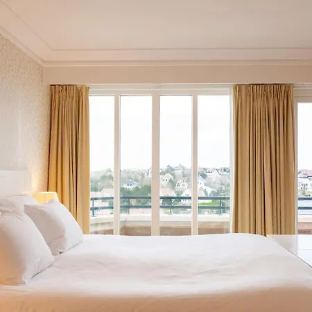 Der Valk Palace 호텔 4*