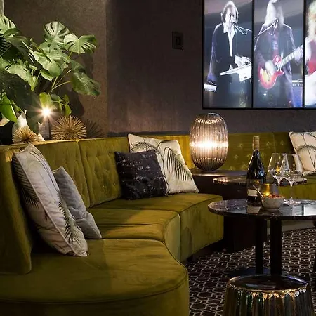 Der Valk Palace מלון 4*