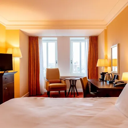 Der Valk Palace מלון 4*