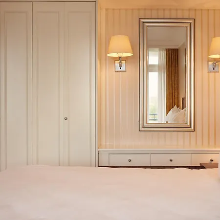 호텔 Der Valk Palace 4*