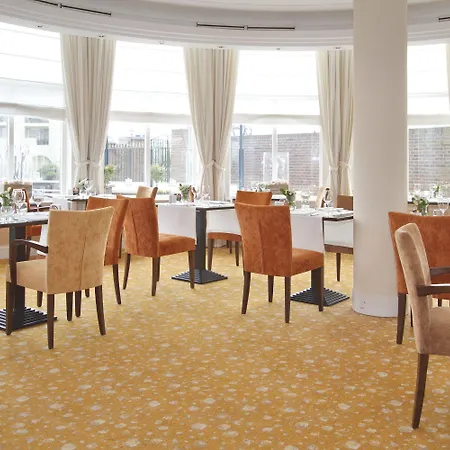 호텔 Der Valk Palace