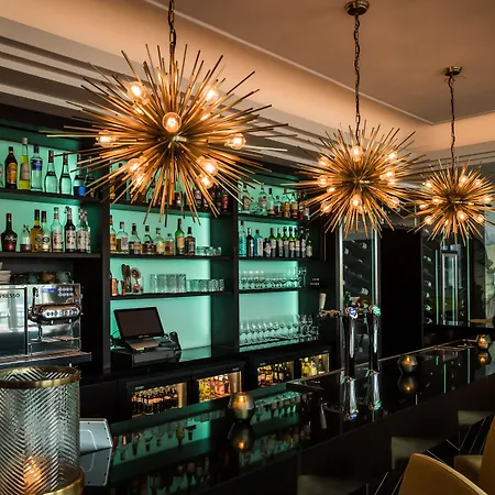 호텔 Der Valk Palace 4*