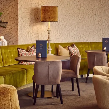 호텔 Der Valk Palace 4*