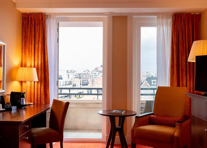 Hotel Der Valk Palace 4*