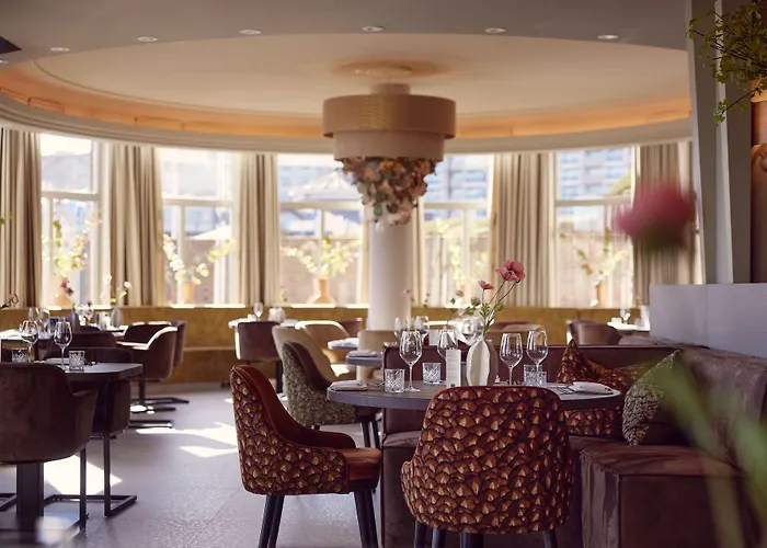 Hotel Der Valk Palace 4*