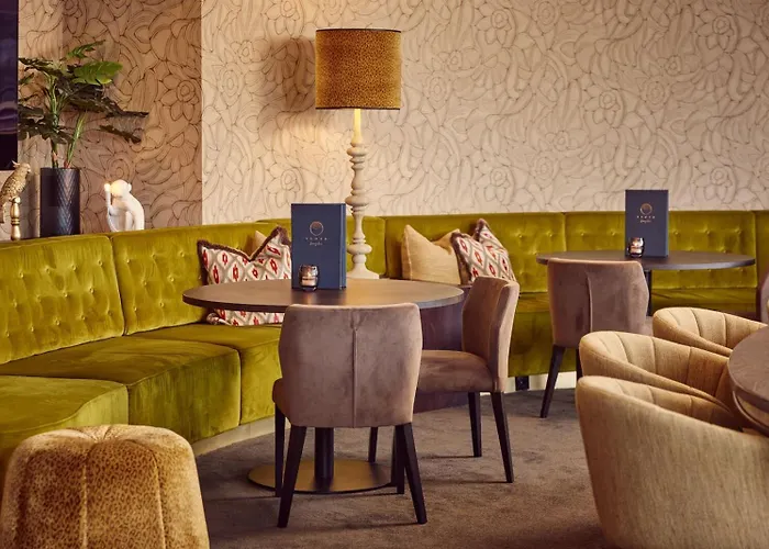 מלון Der Valk Palace 4*