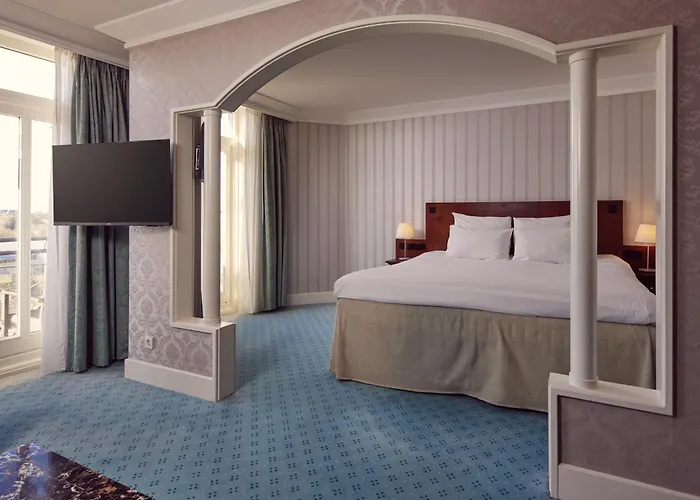 Der Valk Palace Hotel