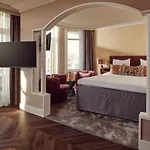 Der Valk Palace 호텔 4*