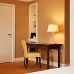 호텔 Der Valk Palace