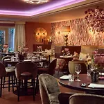 Der Valk Palace 호텔 4*