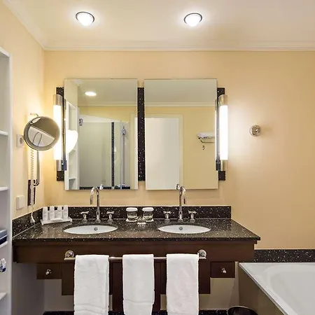 Der Valk Palace 호텔 4*